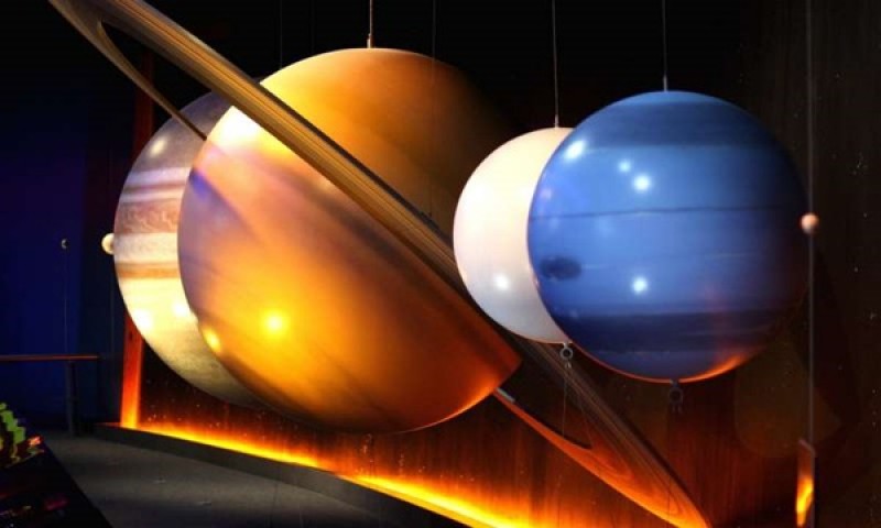 The five brightest planets align in the night sky