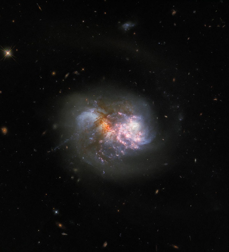 Hubble Images a Dazzling Dynamic Duo