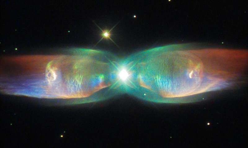 New Hubble image of the Twin Jet Nebula
